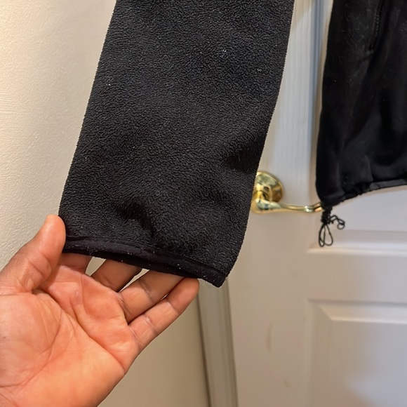 THE NORTH FACE Weather Jacket with so many zippers and pockets. - Picture 4 of 14